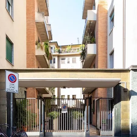 Stayeasy Crocetta - Duomo Walking, 2 Bedrooms 2 Baths * Milano
