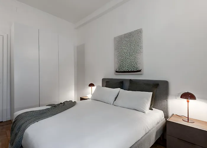 Stayeasy Crocetta - Duomo Walking, 2 Bedrooms 2 Baths Mediolan