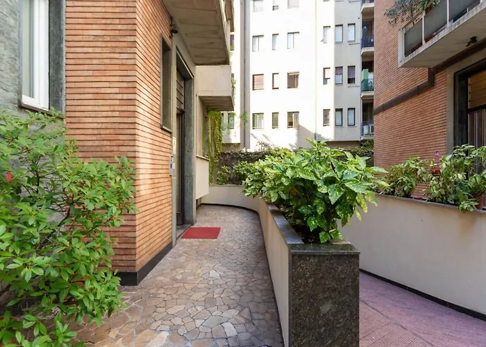 Stayeasy Crocetta - Duomo Walking, 2 Bedrooms 2 Baths Apartament Mediolan