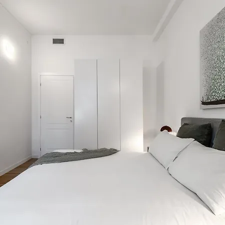 Stayeasy Crocetta - Duomo Walking, 2 Bedrooms 2 Baths Apartamento Milão