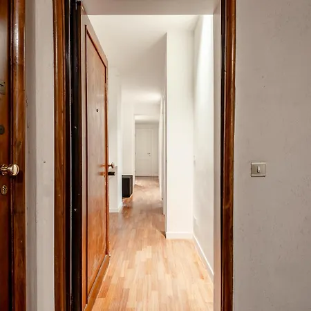 Stayeasy Crocetta - Duomo Walking, 2 Bedrooms 2 Baths Apartamento *
