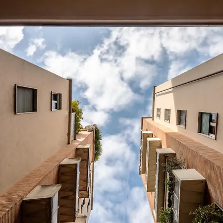 Stayeasy Crocetta - Duomo Walking, 2 Bedrooms 2 Baths * Milão