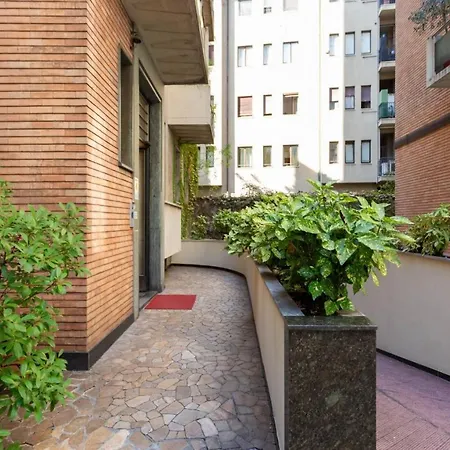 Stayeasy Crocetta - Duomo Walking, 2 Bedrooms 2 Baths Apartamento Milão